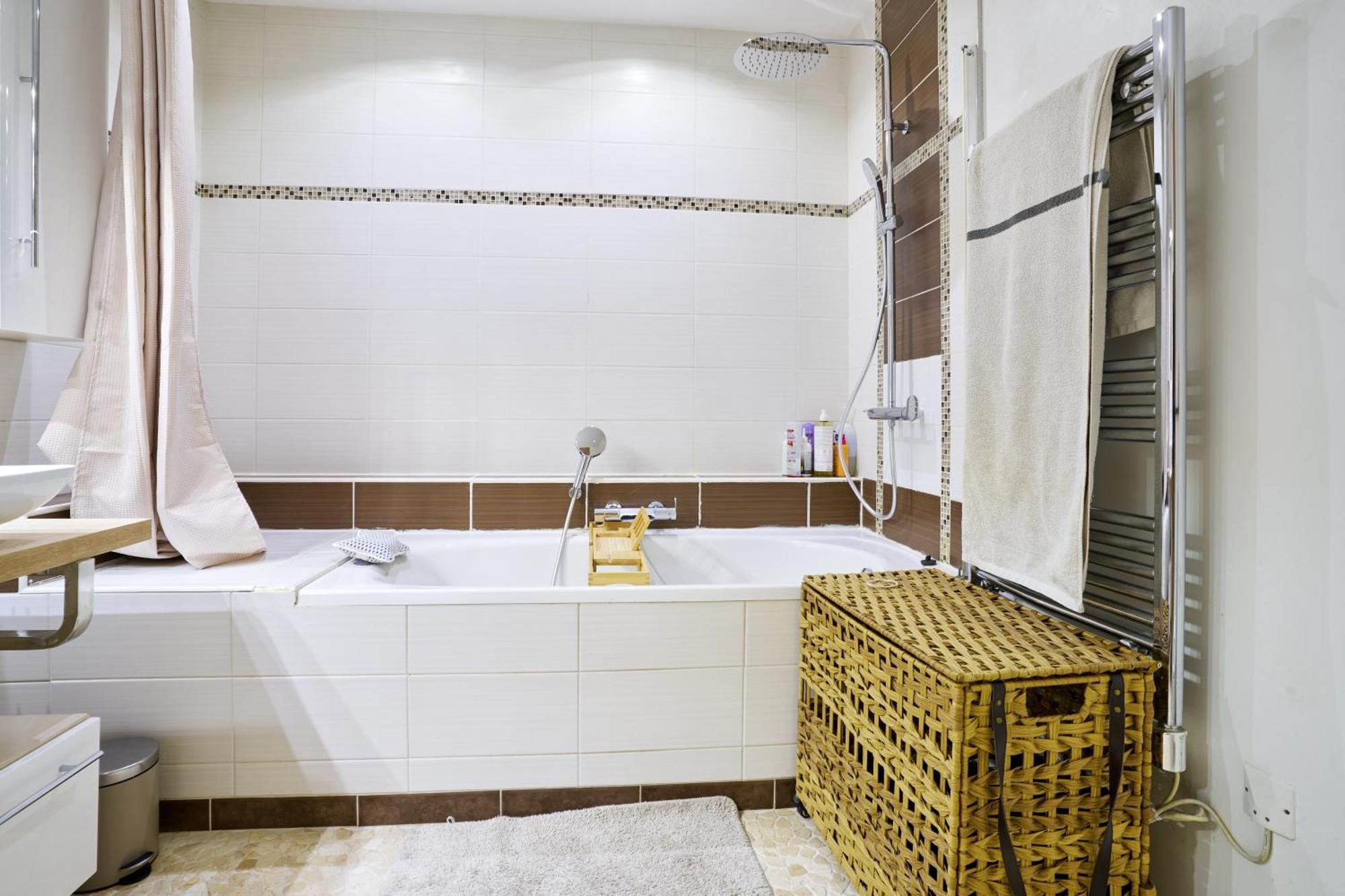 Maison De Ville Moderne Climatisee Avec Piscine Morieres-les-Avignon Buitenkant foto